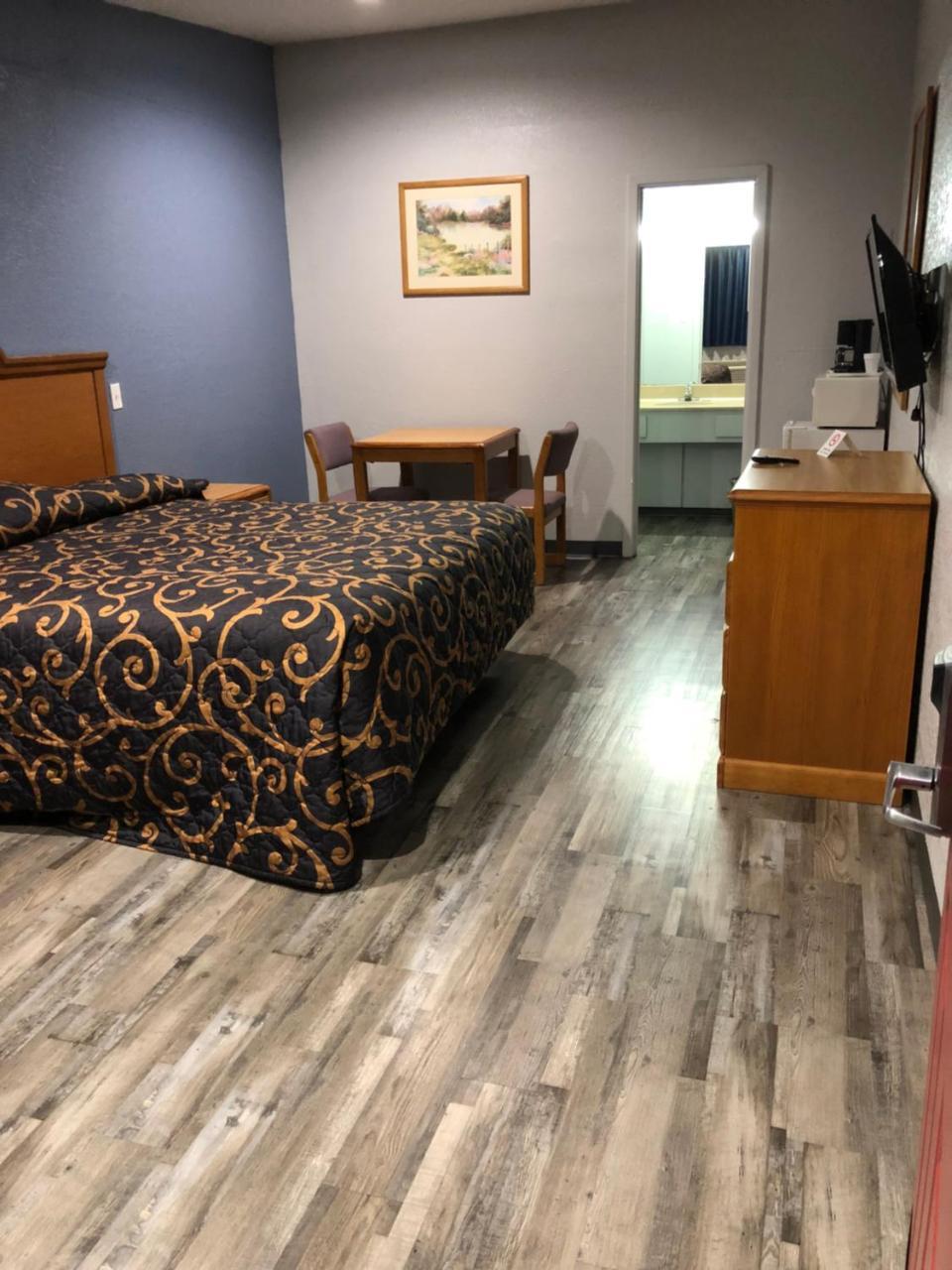 Delux Inn Клебърн Екстериор снимка